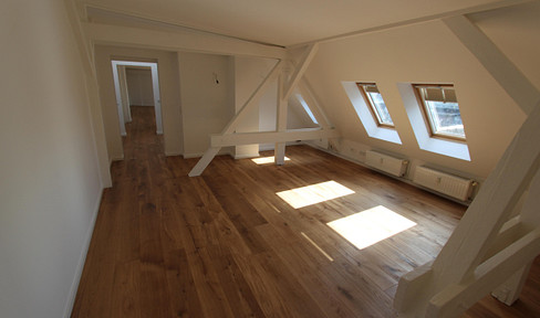 Urbanes Dachgeschoss-Loft über zwei Etagen direkt am Ostkreuz