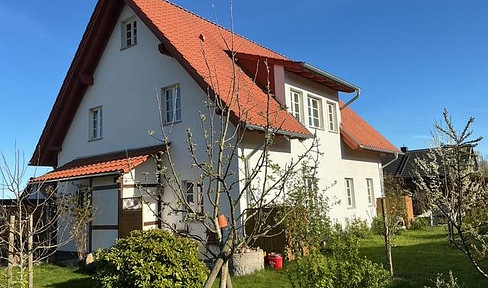 Detached house for sale.