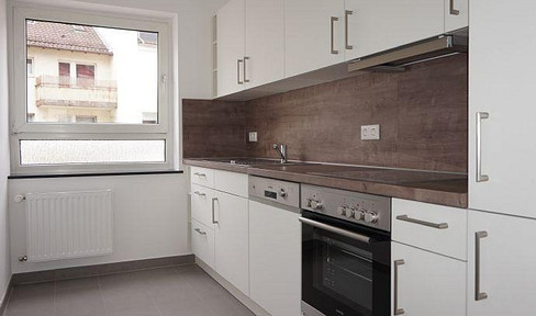 Bright, 3-room apartment on the upper floors, located in the old town.