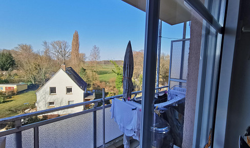 Beautiful 2-room apartment on the 1st floor with a balcony.