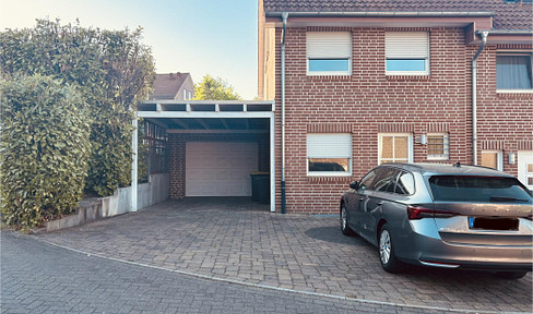 Stilvolles Reiheneckhaus mit Garage Stellplatz und ausgebautem Dachbereich mit Badezimmer