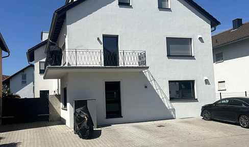 Renovated 3-room apartment, 87 m², with a large balcony — A-rated, 2 minutes from the train station.