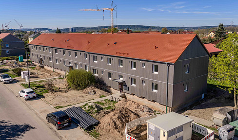 3-room apartment with 2 bathrooms and a balcony, located in a quiet area - First occupancy after renovation - Schlesierstraße 1.