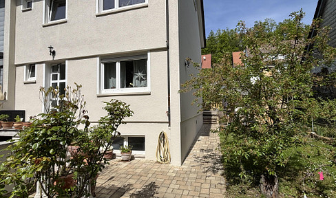 Doppelhaushälfte in ruhiger, sonniger Ortsrandlage