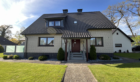 Detached house offering double the living space, located in a quiet and beautiful area of Verden-Dauelsen.