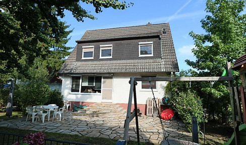 Gepflegtes EFH in ruhiger Lage von Berlin-Rudow mit Südterrasse, Garage & Vollkeller