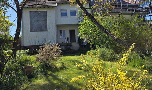 Gartenidylle im Woogviertel, Altbauwohnung im EG, provisionsfrei.