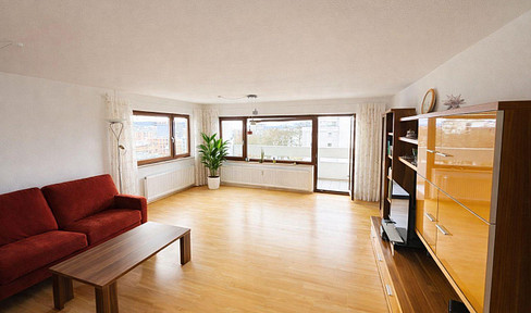 Beautiful 4-room apartment on the 6th floor in Konstanz-Petershausen.