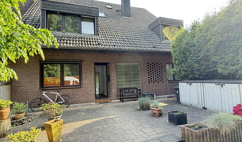 Großzügiges Zweifamilienhaus mit schönem Südgarten in Toplage