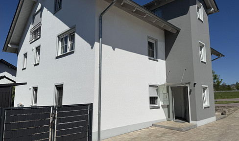 ETW mit gehobener Ausstattung und Fernblick in beliebtem Wohnviertel von Hengersberg