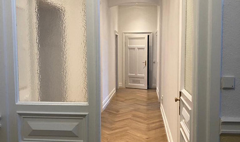 schöne 5 Zimmer Altbauwohnung im Rheingauviertel