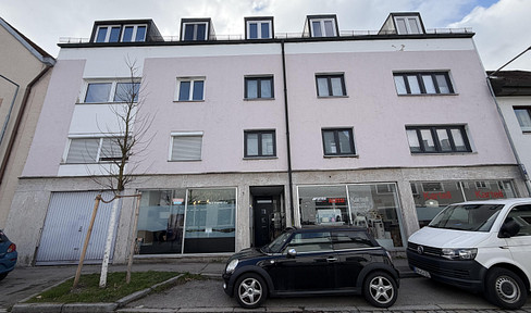 Available immediately! Attractive 3-room penthouse apartment in the heart of Dachau!