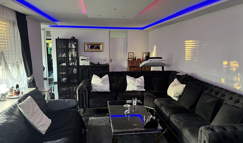 Exclusively renovated bungalow (2023) with solar panels and smart home features | High-quality living in a quiet location.