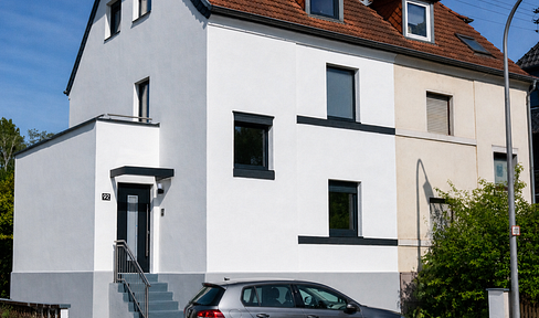 Traumhaus statt Eigentumswohnung: kernsanierte DHH mit Garten, Balkon & Ausbaupotenzial
