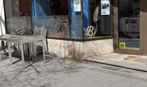 Laden mit Freifläche in Ramersdorf