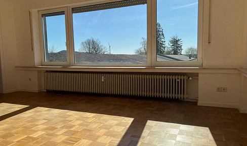 2-room apartment with fitted kitchen in Detmold.