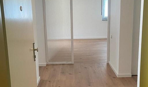 Exclusive 3.5-room apartment near the Hockenheim water tower – First occupancy after renovation, with 2 balconies.