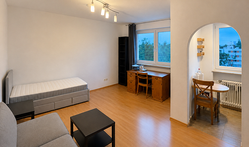 Furnished apartment in Erlangen 91056: 1.5 rooms + parking space.