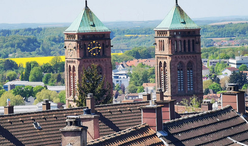 Schöne Eigentumswohnung mitten in der Stadt mit gigantischem Fernblick