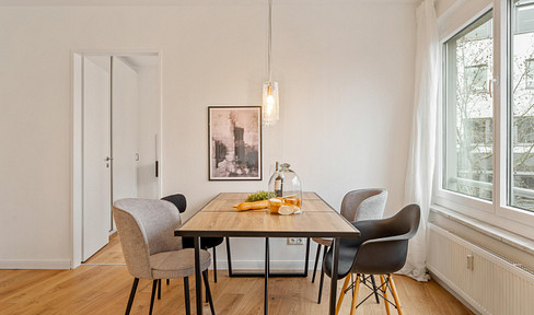 Spacious 2-room apartment with parking space in a central location, close to the European Quarter.