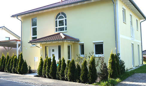Spacious Tuscan villa in a picturesque location; no real estate agent fees!