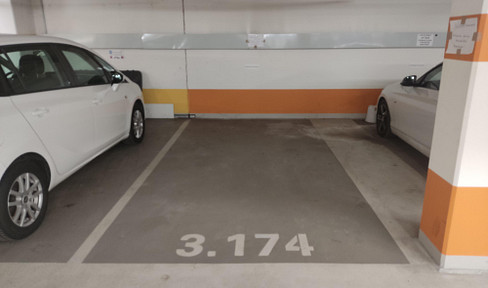 Breiter Tiefgaragenstellplatz St. Pauli (Hütten) trocken