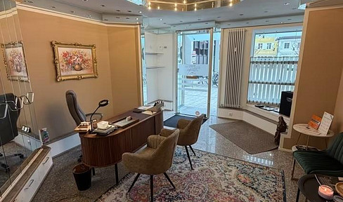 Prime location retail space on Lenbachplatz, in the heart of the SOB district!