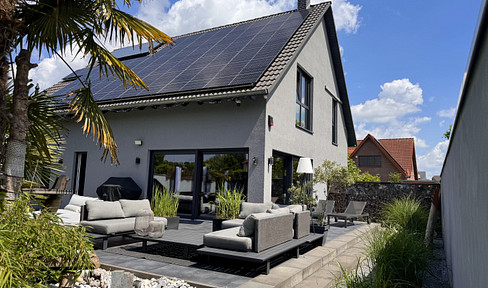 Modern, high-end house with top-of-the-line features and nearly energy-independent technology, located in Herford.