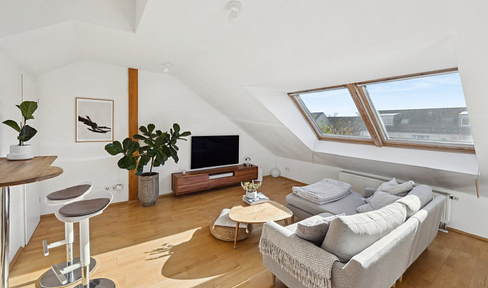 Helle 2-Zimmer Dachgeschosswohnung mit Dachterrasse in Untermenzing