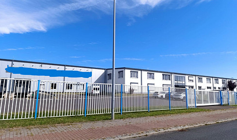 Hall and office/administrative buildings in Waltershausen.