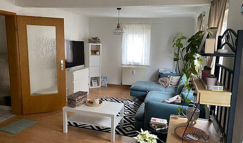 Bright and well-maintained 2-room apartment with fitted kitchen and balcony in Esslingen am Neckar.