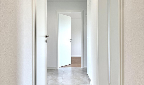 First occupancy after renovation | 3-room apartment in Göppingen with balcony and parking space.