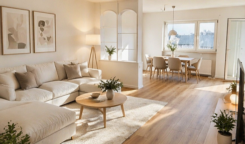 Erstbezug nach Renovierung: Sehr helle, großzügig geschnittene 3-Zimmer Wohnung mit Balkon & Garage