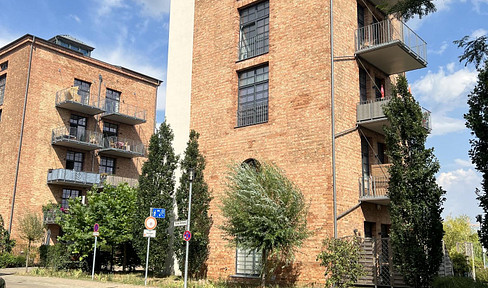 LUXURY LOFT / Prime Location / 2 Views of the Spree River / Entire Floor, 3rd Story.