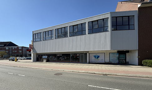Commercial space, available with customizable fit-out, ranging from 250 to 1,141 m². Ideal for retail use. Located in Blumenthal, Bremen.