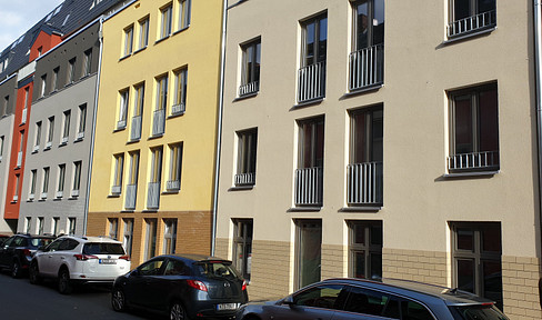 Designwohnung mit Fabrikanmutung, Sichtbeton und gelegentlich Dom- und Rheinblick