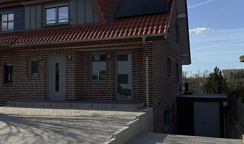 Neubau als Zweifamilienhaus/KfW40 QNG zukunftssicher