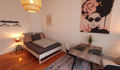 Excellent location, furnished one-bedroom apartment.