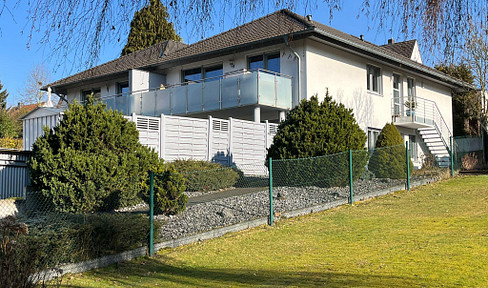 - RESERVIERT - Neuwertige ETW mit Garten und Blick ins Grüne