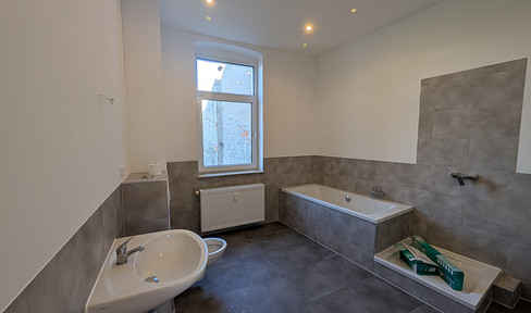 First occupancy after renovation of the bright, 2-room apartment.