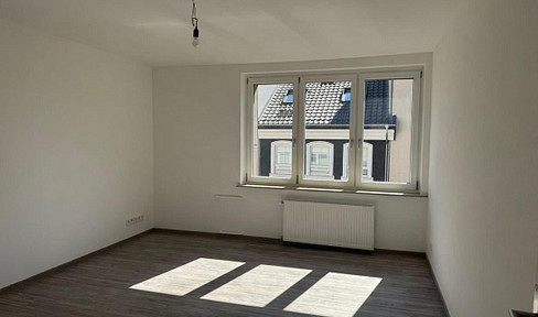 120 square meters, brand new and available for the first time after a complete renovation in the Dellplatz area.