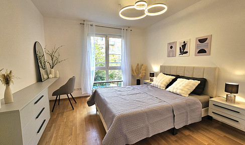Luxurious duplex apartment in a prime location: urban living in a green oasis.