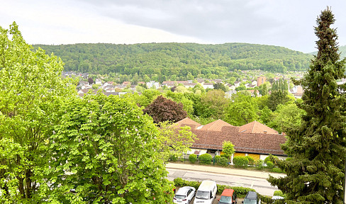 Frisch renovierte 3,5 Zimmer Wohnung in bester Lage