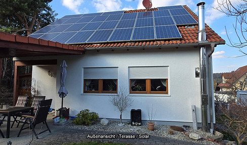 A dream home! Detached house with a double garage, carport, and outdoor seating area, located in Gessertshausen, district of Döpshofen.