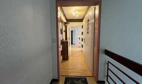 Moderne 4-Zimmer-Wohnung mit zwei Balkonen