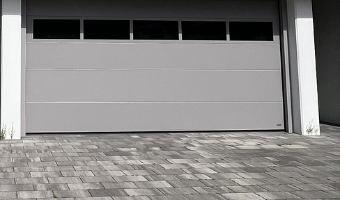 Warehouse space of 50 square meters in Berlin-Adlershof, with a roller door and 24/7 access.