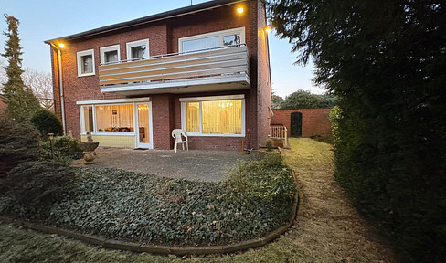 Grundstück (925qm) mit Villa in exponierter Lage