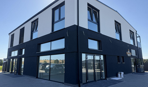 FOR RENT: New construction commercial space suitable for various businesses, including: insurance, cosmetics, retail, office, beauty salon, or studio.