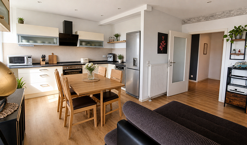 Wunderschöne 4-Zimmer-Wohnung mit 2 Balkonen. Hochwertig modernisiert.