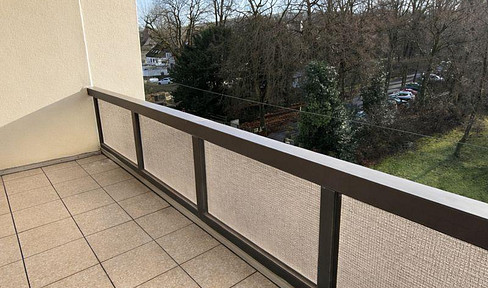 4-Zimmer-Wohnung (106m²) und Balkon über den Dächern von Langerfeld